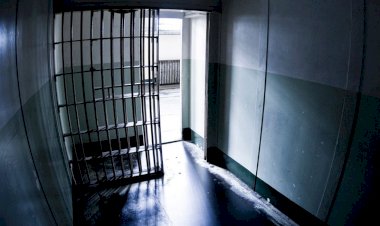 බන්ධනාගාර ඉතිහාසයේ  නව  පිටුවක් සටහන්  කරමින් රැඳවියන් 2,961 දෙනෙකු  ඇප  මත මුදා හැරේ