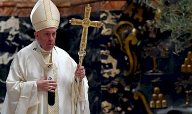 Pope expresses deep solidarity with SL communities mourning Easter attack victims.