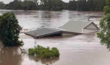 Parts of Sydney's north evacuated amid major flood risk as more rain lashes the State