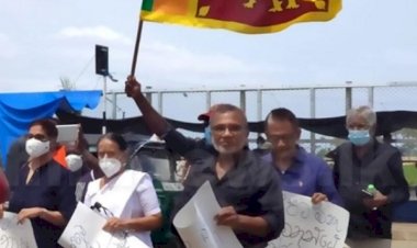 Senior Artistes including Nanda Malini join Galle Face protest