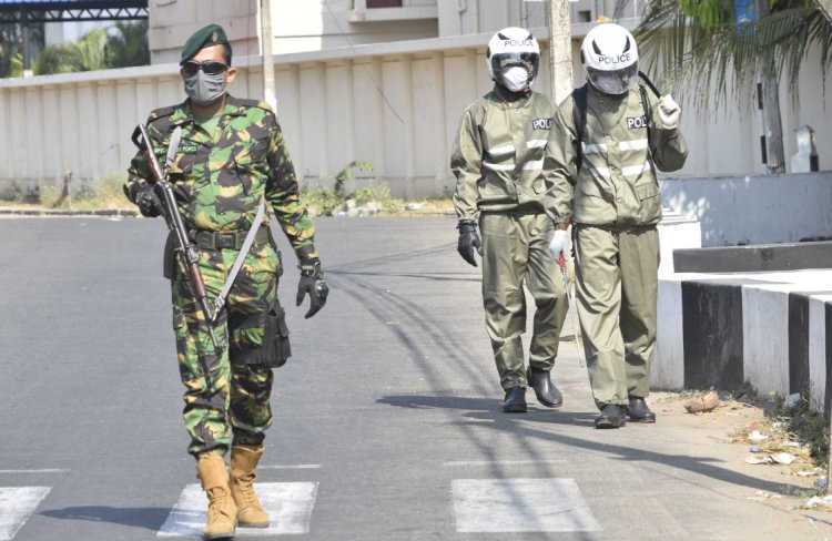 Curfew in 19 districts to continue in Sri Lanka