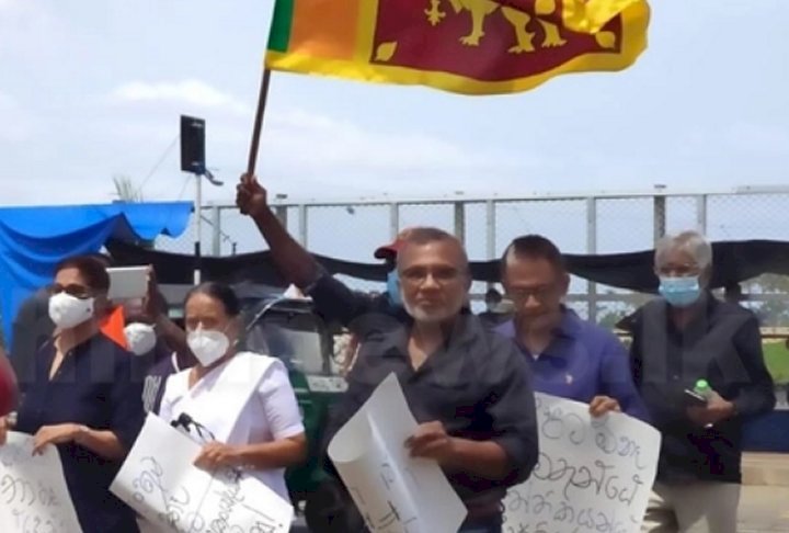 Senior Artistes including Nanda Malini join Galle Face protest