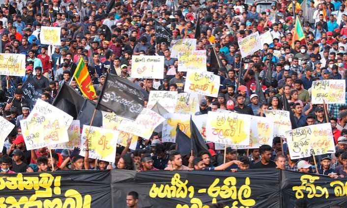 Police curfew lifted amid protesters to hold mass rally