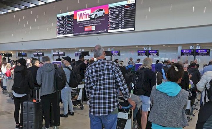 Perth Airport flights cancelled as refuelling issue grounds planes